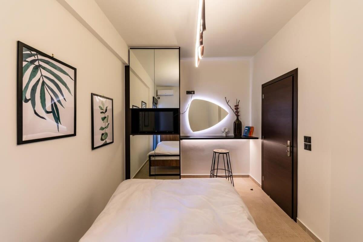 Beautiful Elegant Apartment Next To Monastiraki Athens Exterior photo