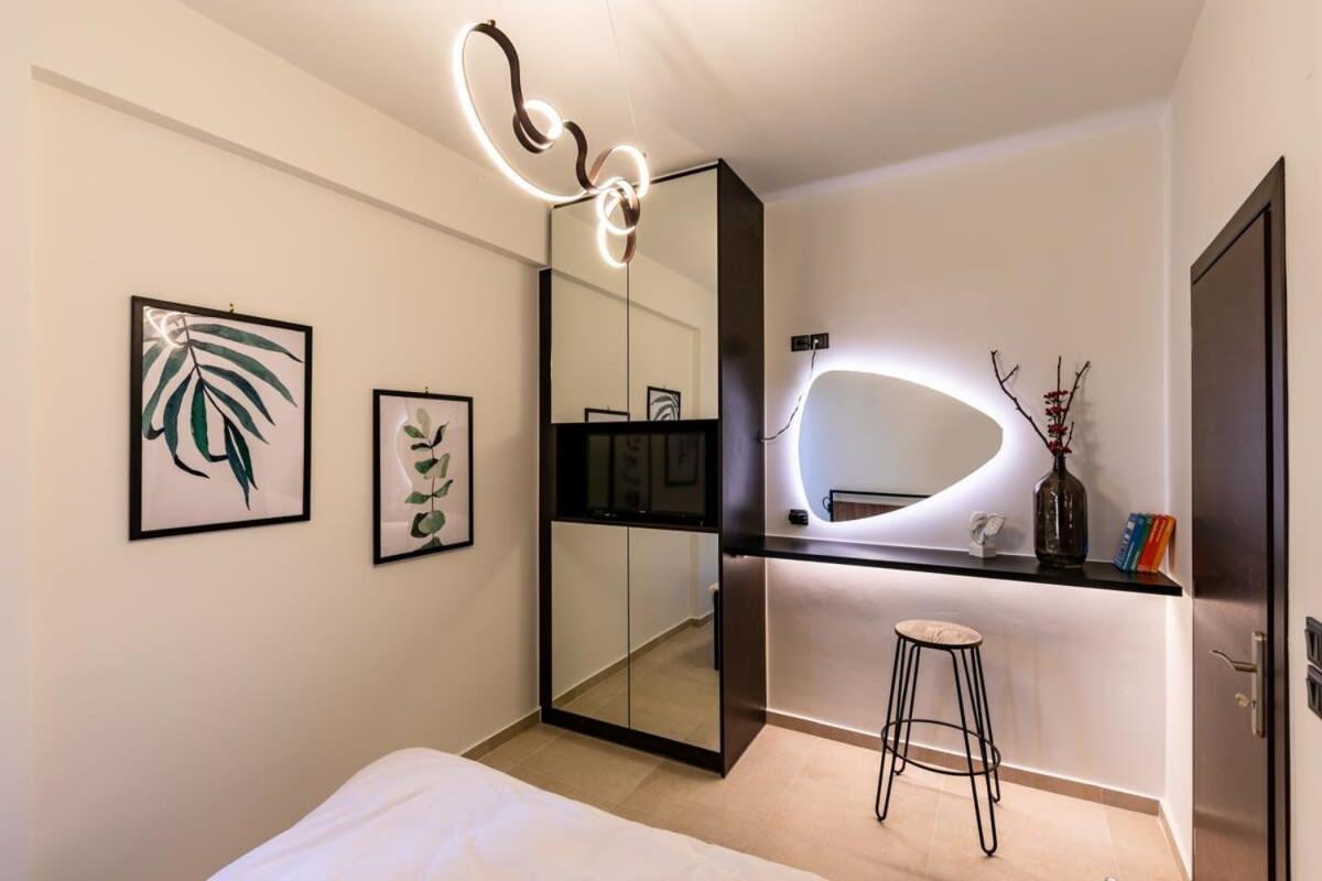 Beautiful Elegant Apartment Next To Monastiraki Athens Exterior photo