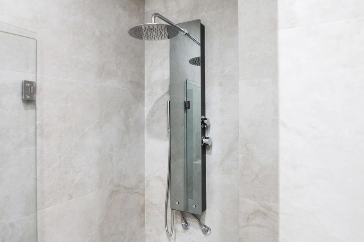 Beautiful Elegant Apartment Next To Monastiraki Athens Exterior photo