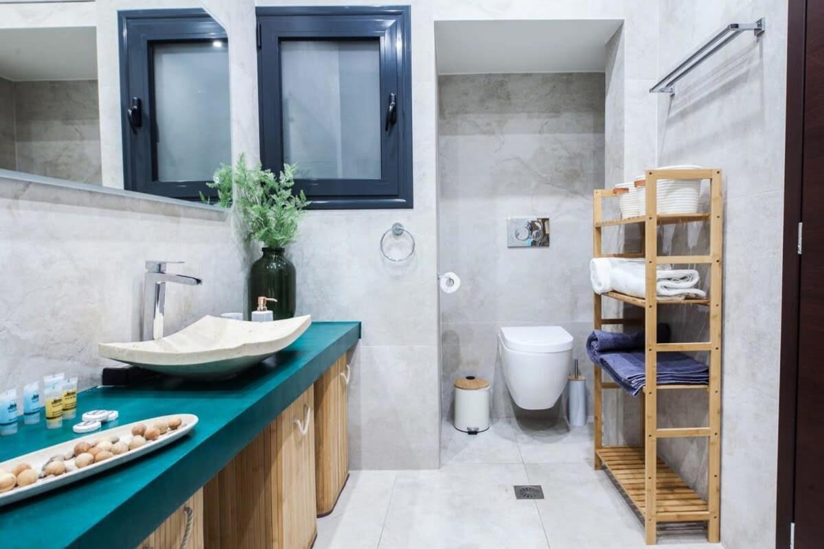 Beautiful Elegant Apartment Next To Monastiraki Athens Exterior photo