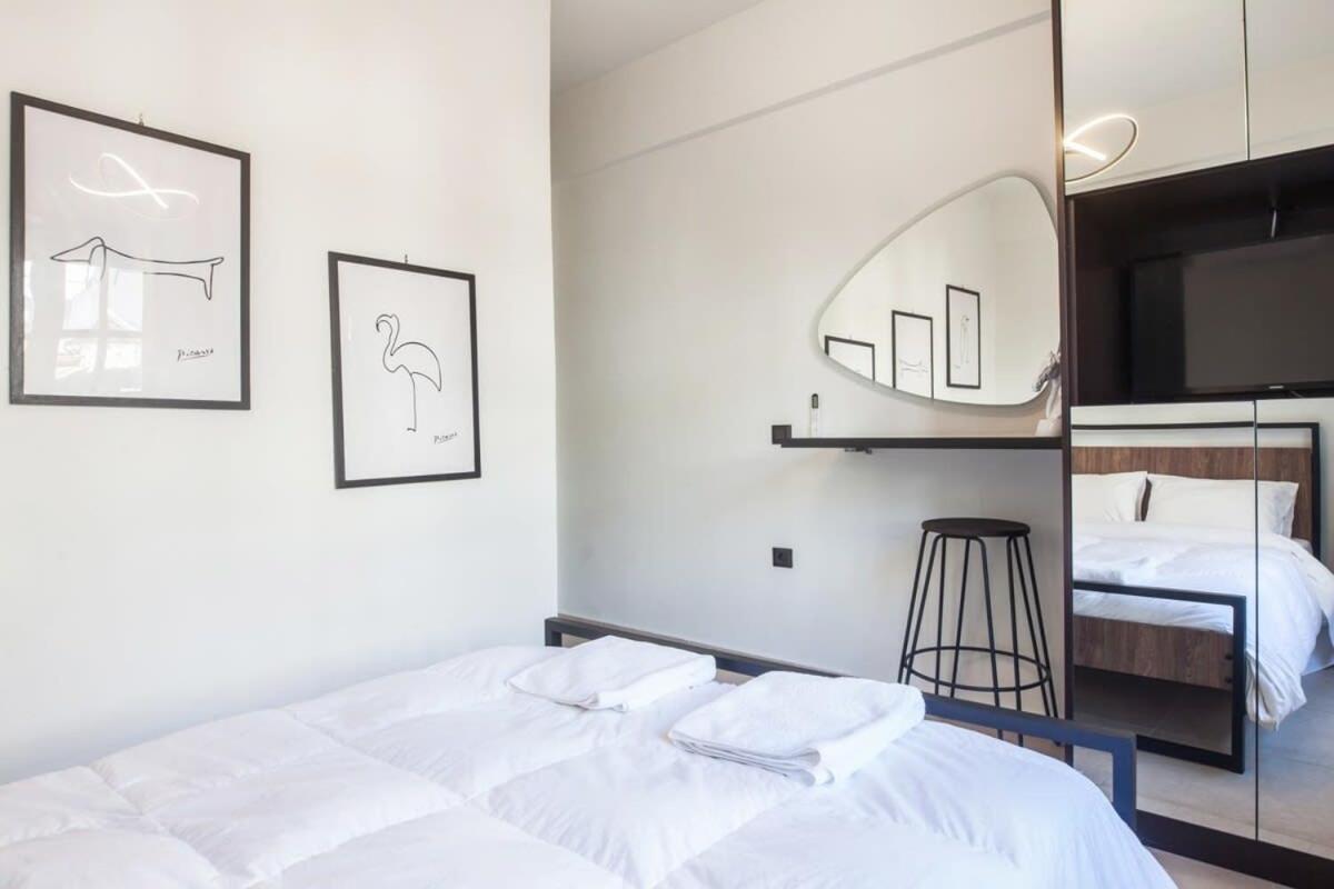 Beautiful Elegant Apartment Next To Monastiraki Athens Exterior photo