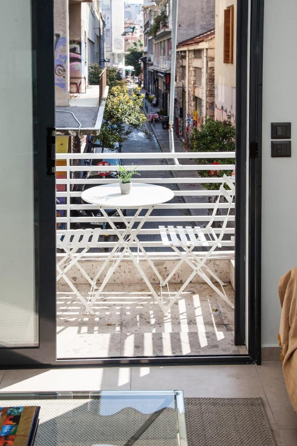 Beautiful Elegant Apartment Next To Monastiraki Athens Exterior photo